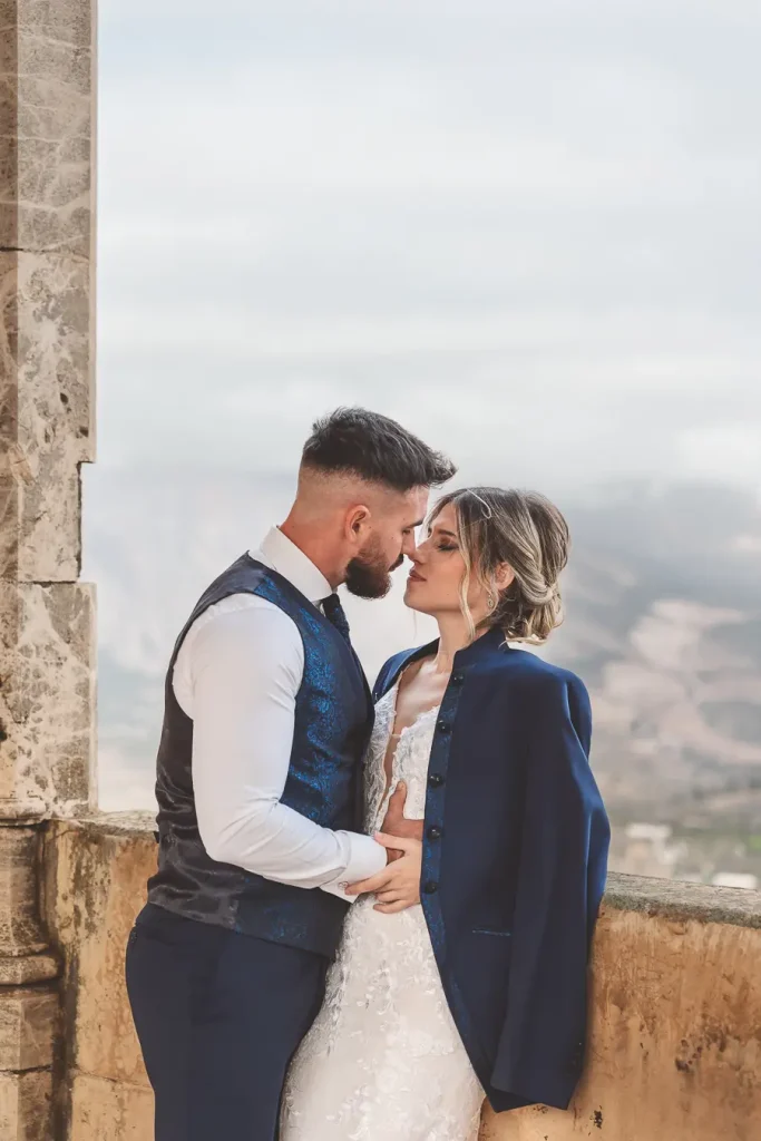 Postboda en el Castillo de Vélez-Blanco – novios juntos
