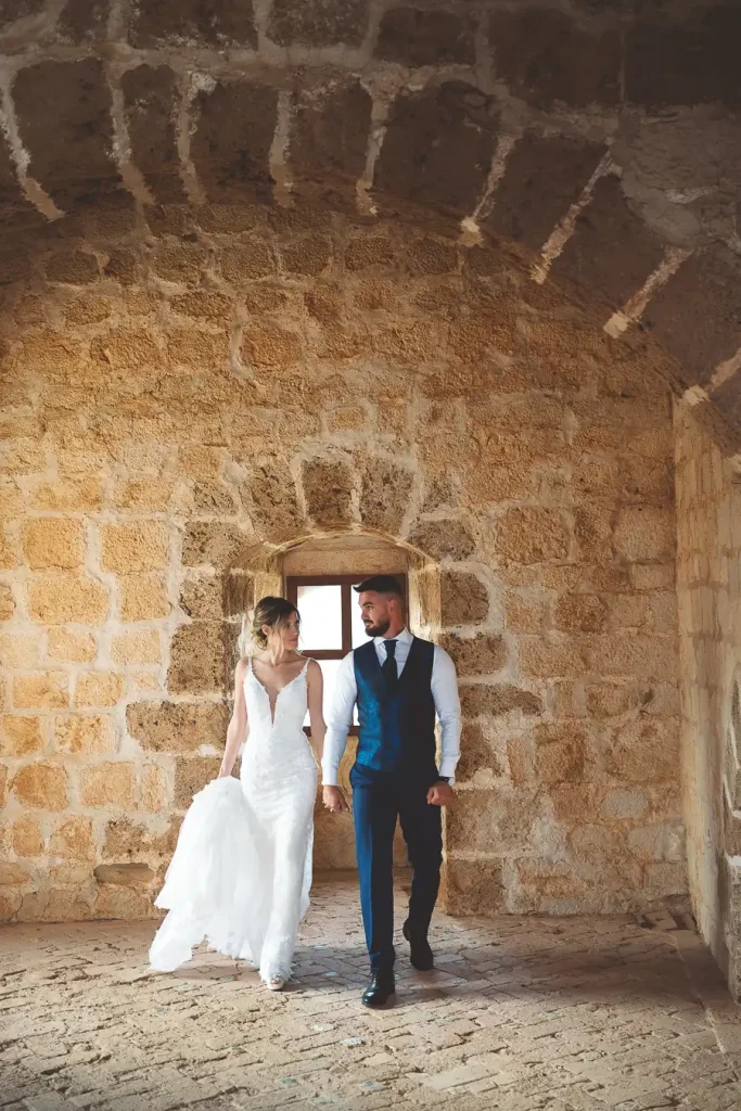 Entrada de piedra del castillo – postboda en Vélez-Blanco