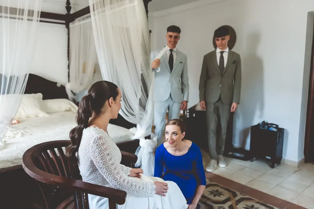 Preparativos de la novia en Hacienda Monte Pilar junto a su familia