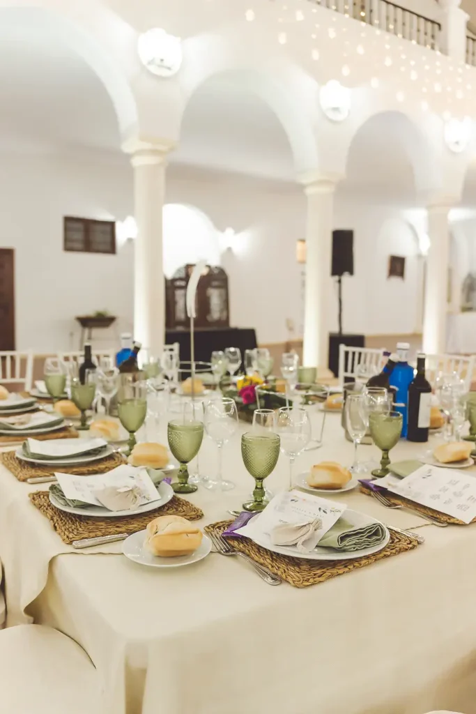 Decoración de banquete en una boda en finca