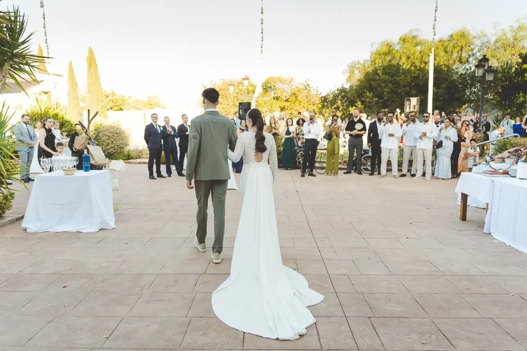 Llegada a la ceremonia de la novia