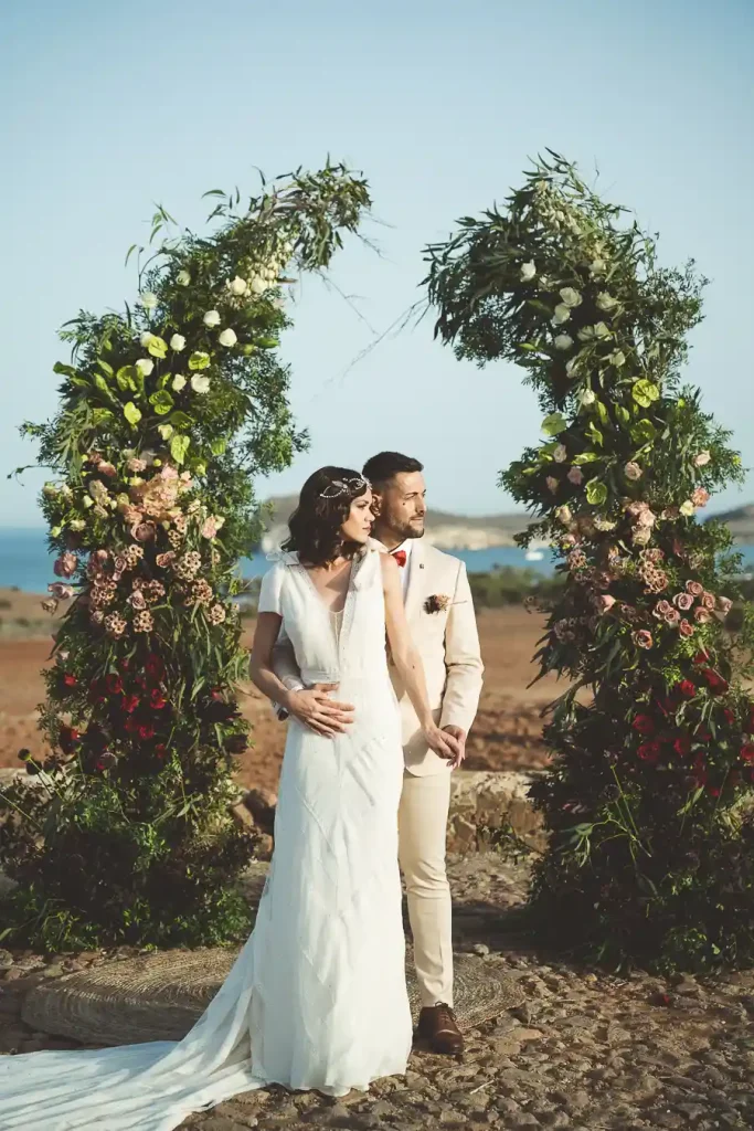 Editorial de boda en Almería de inspiración mediterránea con fotografía editorial natural