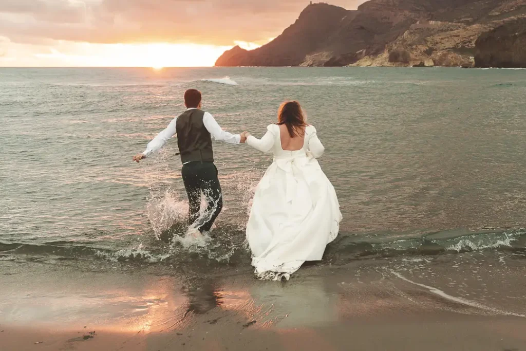 Postboda creativa en la playa de Cabo de Gata