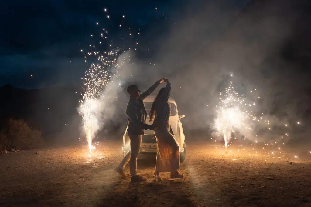 Pareja bailando durante su preboda en Almería