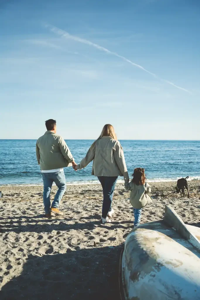 Preboda en Guardias Viejas al atardecer con luz dorada