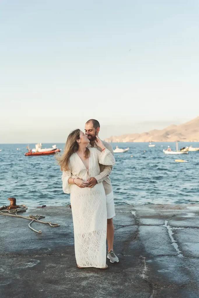 Pareja durante su preboda en Cabo de Gata, Almería