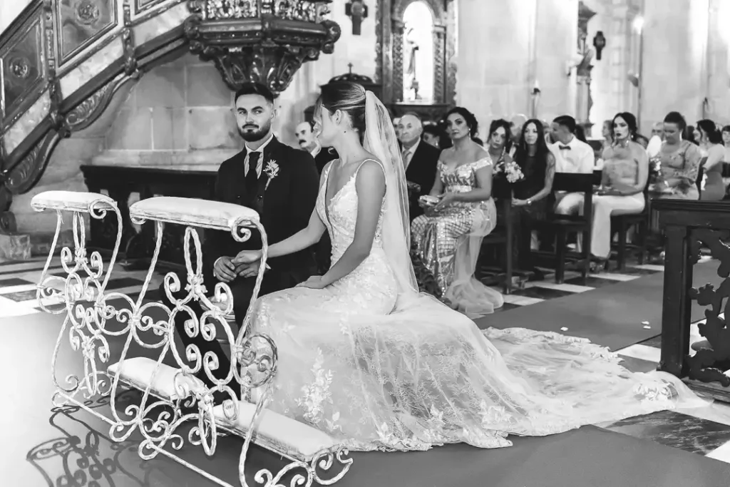 Momento de la ceremonia en la Iglesia Virgen del Mar durante una boda en Almería
