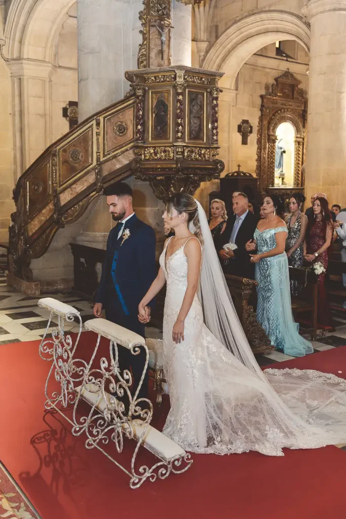 Ceremonia de boda en la Iglesia Virgen del Mar en Almería