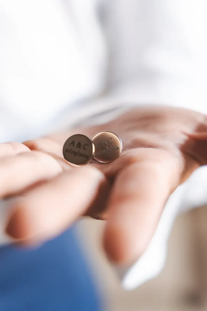 Preparativos del novio antes de la boda en Almería