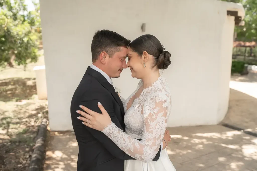 Rocío e Iván durante su reportaje de boda en Berja.