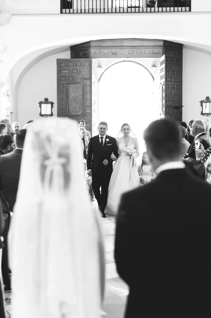 Entrada de la novia a la iglesia