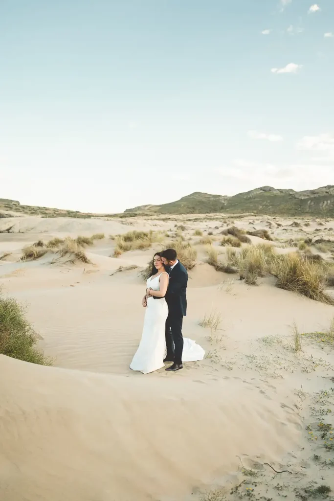 Retrato de Cristina y Juanfer en las dunas de Cabo de Gata