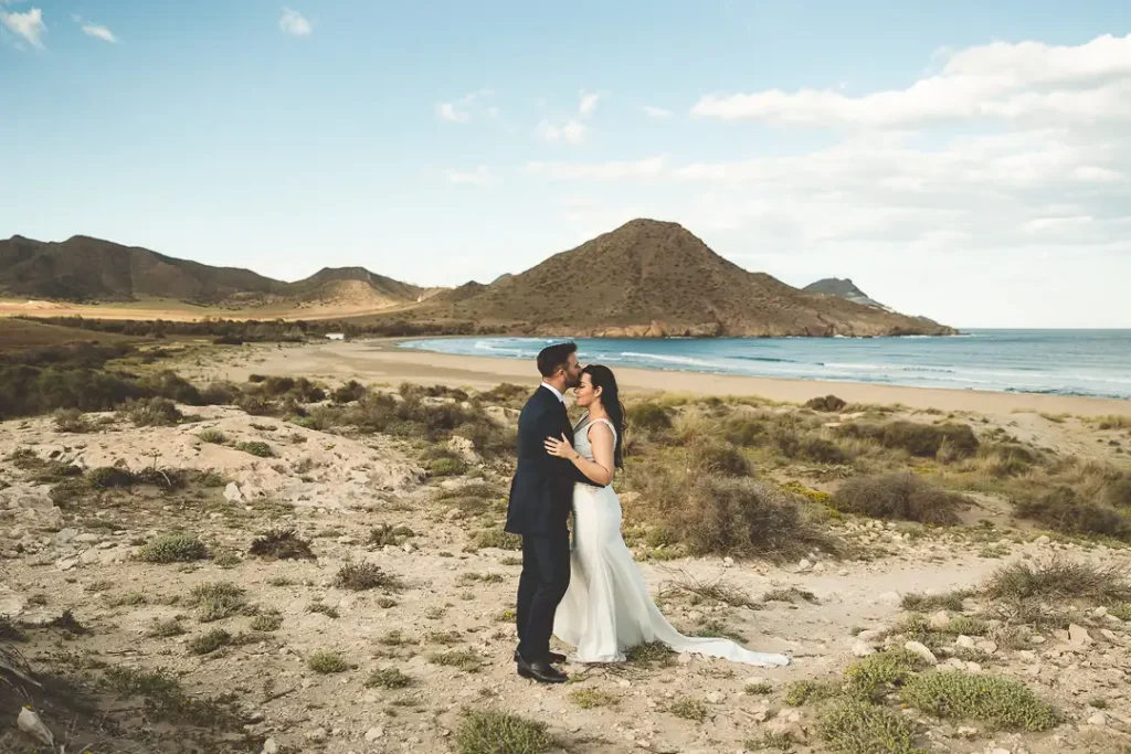 Postboda de Cristina y Juanfer junto a la costa de Cabo de Gata