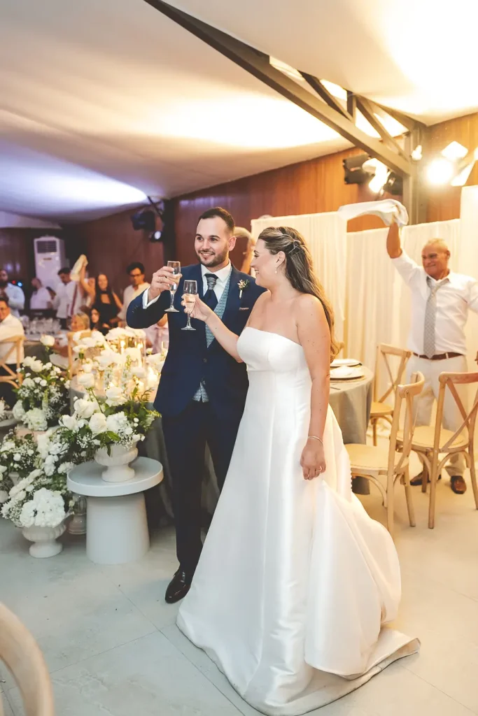 Brindis de los novios en Cortijo Cabana.